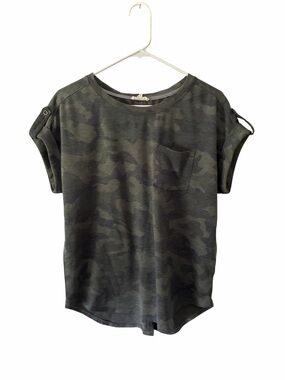 June & Delancey Green Camo Pocket Top – Women’s Large NWOT
